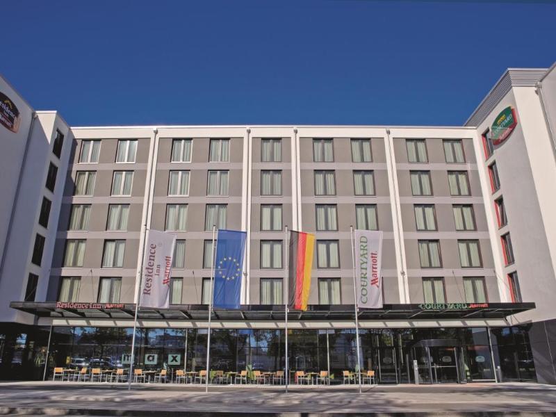 Courtyard By Marriott Oberpfaffenhofen Munich South Hotel Gilching Bagian luar foto